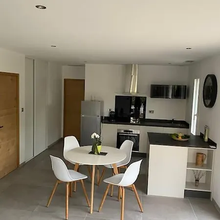 Prázdninový dům Maison Calme Ihesa *